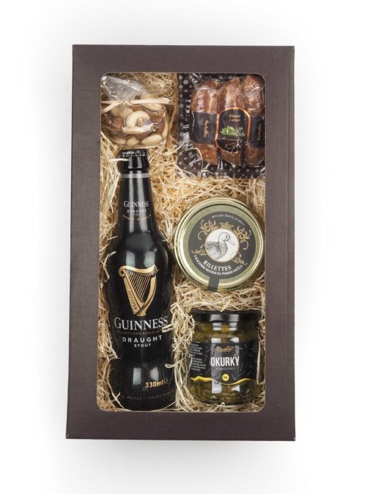 Dárkový balíček Brown Guinness Dárková krabička v sobě ukrývá mix oblíbených oříšků, pivo Guinness, salsicci z divočáka s kořením a rilettes s kachním masem. Všechny pochutiny jsou baleny v elegantní a ekologické papírové krabičce. Obdarujte s chutí malým degustačním zážitkem.