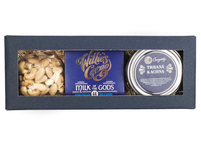 Dárkový balíček Blue gods Dárková krabička v sobě ukrývá mix oblíbených oříšků, kvalitní mléčnou čokoládu Willies a trhanou kachnu provoněnou majoránkou. Všechny pochutiny jsou baleny v elegantní a ekologické papírové krabičce. Obdarujte s chutí malým degustačním zážitkem.