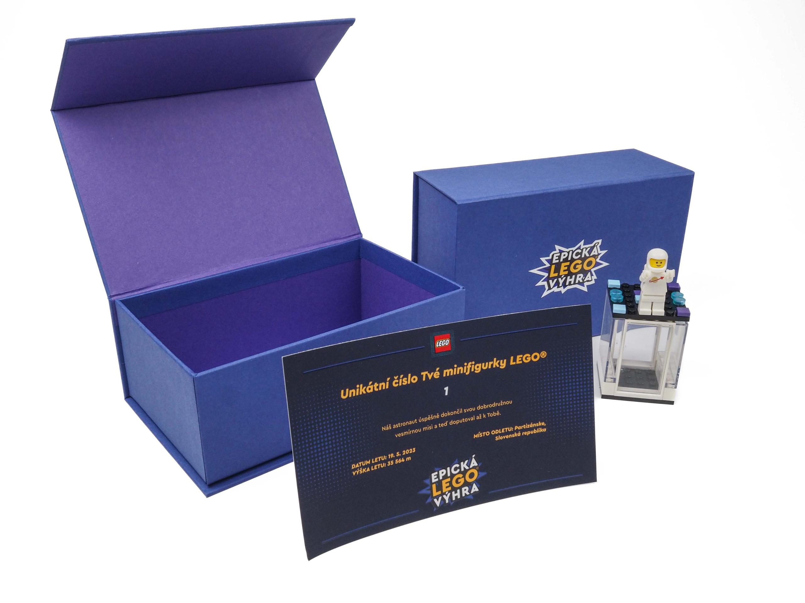 V roce 2023 jsme se stali součástí velkolepé soutěže "Epická LEGO výhra", při které bylo 1000 LEGO kosmonautů vysláno do vesmíru a soutěžící tak mohli vyhrát jednoho z nich! Jsme velmi rádi, že jsme mohli být dodavateli dárkových krabiček v tomto krásném projektu. Krabičky byly vyrobeny z pevné knihařské lepenky a potahované zvolenými materiály. Uvnitř každé krabičky byla vložena vyřezávaná pěna, na kterou bylo LEGO uloženo.