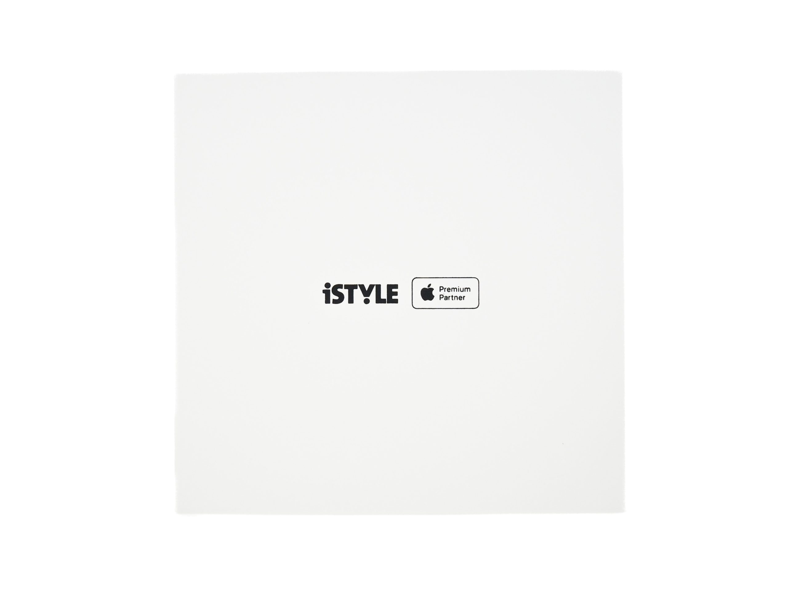 Tato magnetická krabice iStyle byla vyrobena pro společnost iStyle, která tak dává svým zákazníkům možnost dárkového balení na své produkty. Krabice je jednoduchá a zcela elegantní, tak aby její design odpovídal vzhledu celého brandu. 