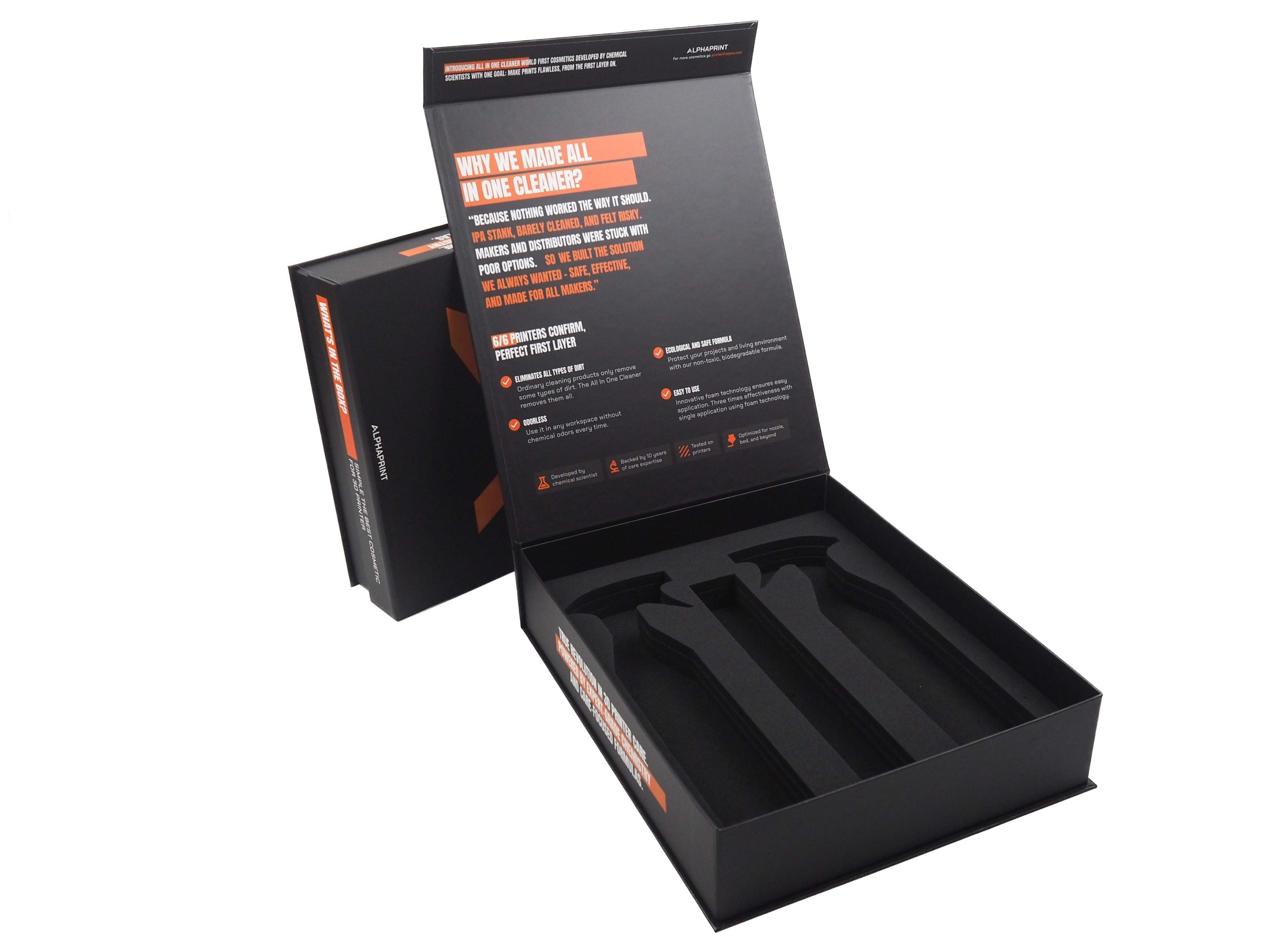 Tato magnetická krabice byla vyrobena na prezentaci nových čistících prostředků na 3D tiskárny. Pěna uvnitř krabice byla vyřezána přesně podle produktů, aby vše perfektně sedělo. Záleželo zde i na grafice, která byla po všech stranách krabice a doladila tak celkový vzhled.
