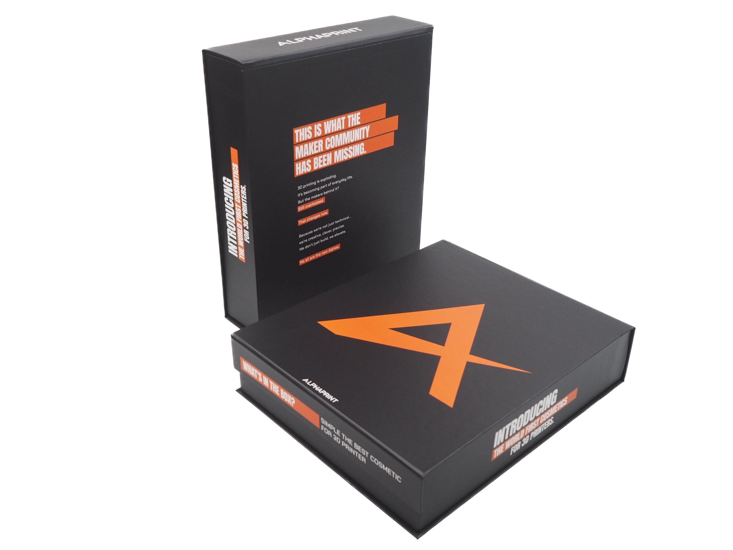 Tato magnetická krabice byla vyrobena na prezentaci nových čistících prostředků na 3D tiskárny. Pěna uvnitř krabice byla vyřezána přesně podle produktů, aby vše perfektně sedělo. Záleželo zde i na grafice, která byla po všech stranách krabice a doladila tak celkový vzhled.
