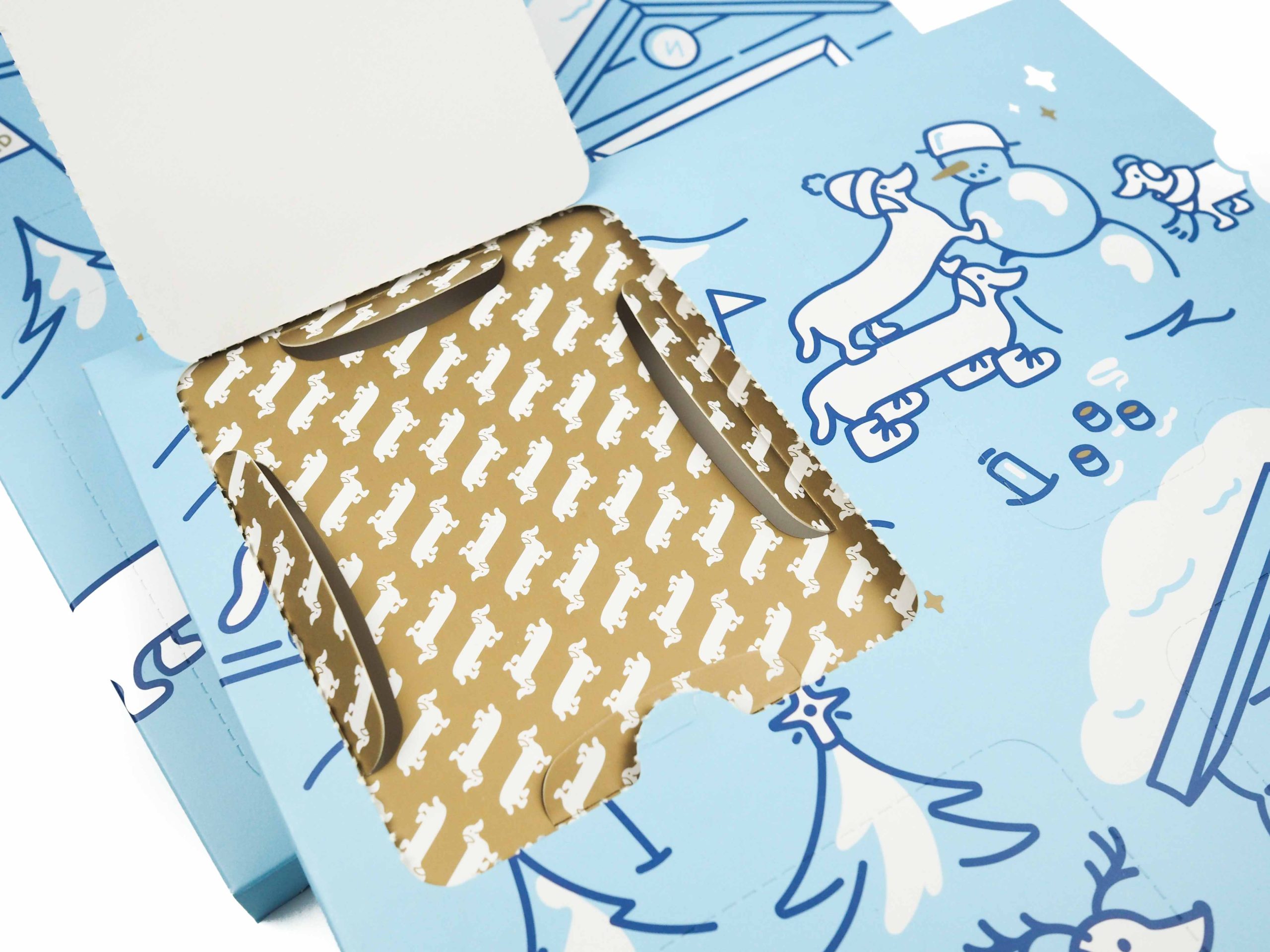 Adventní kalendář The Naughty Dog byl vyroben pro 4 pytlíčky výběrové kávy, které si milovník kávy může vychutnávat během čtyř adventních týdnů.